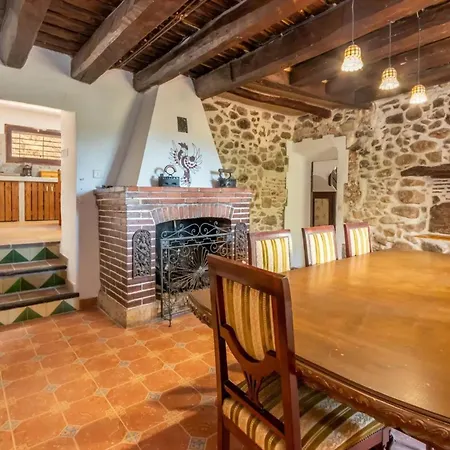 Masia Garriga, Casa Principal Будинок відпочинку *